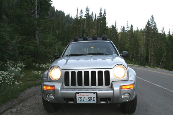 Picture of the grill on a Jeep to show the similarity to a Hummer
